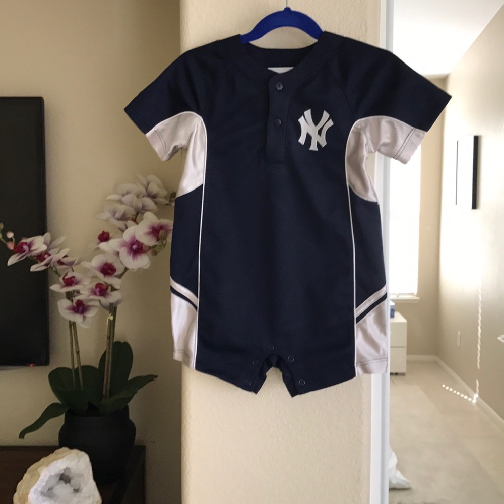 NY Yankees (24 Months) Onesie